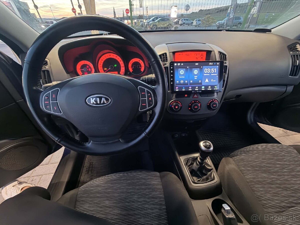 Kia ceed SW 1.6CRDI - 8