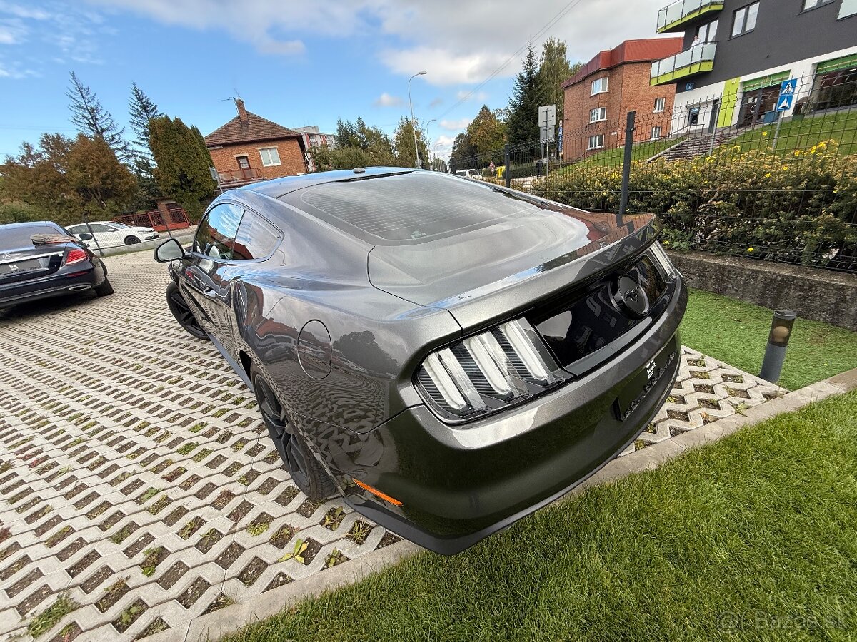 FORD MUSTANG - servisna historia , kupene na SR - 8