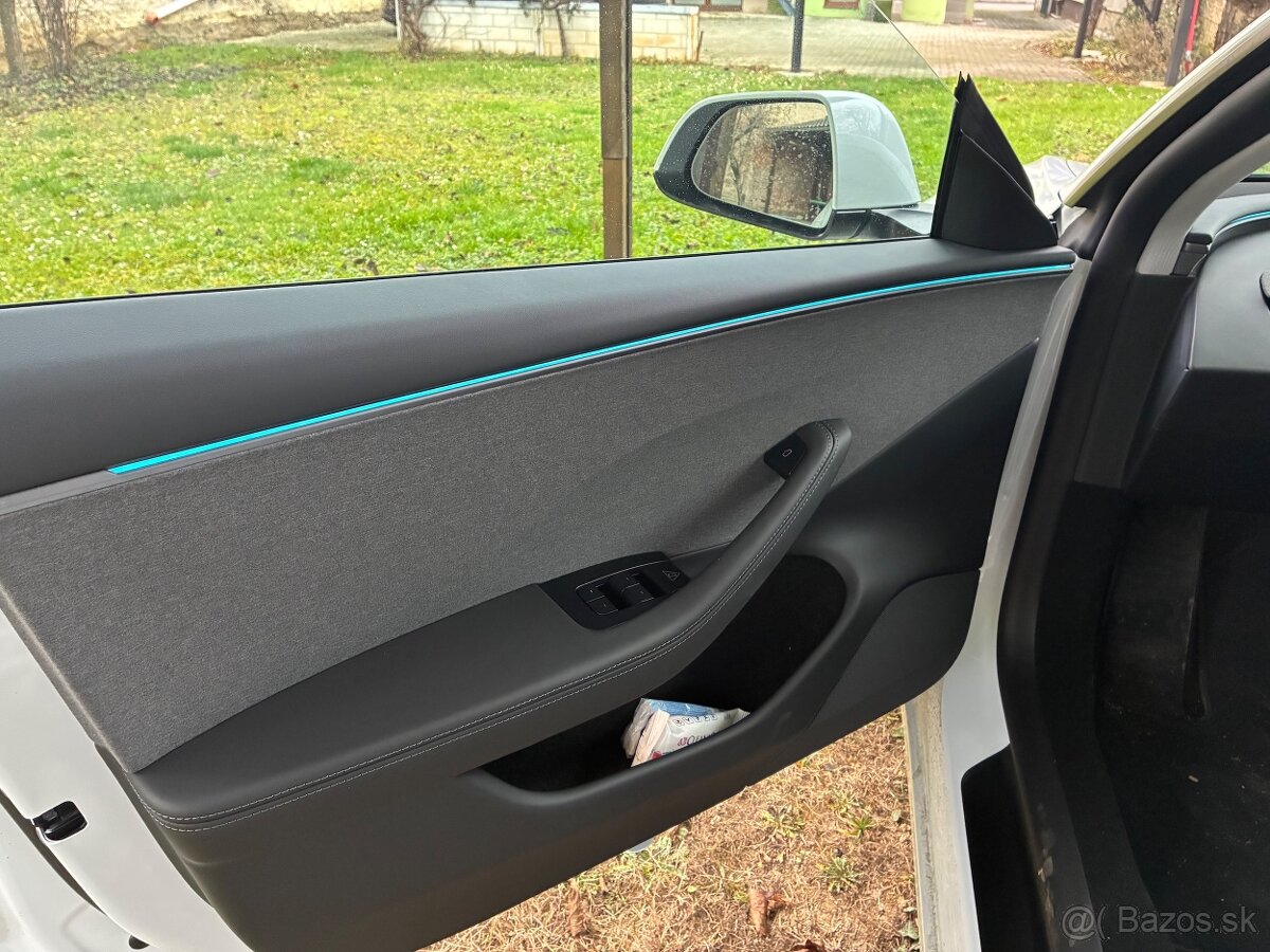 NOVÝ Tesla Model 3 RWD - 8