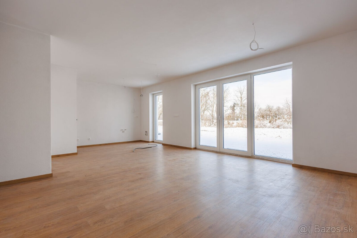 Rodinný dom v Hôrke nad Váhom - 8