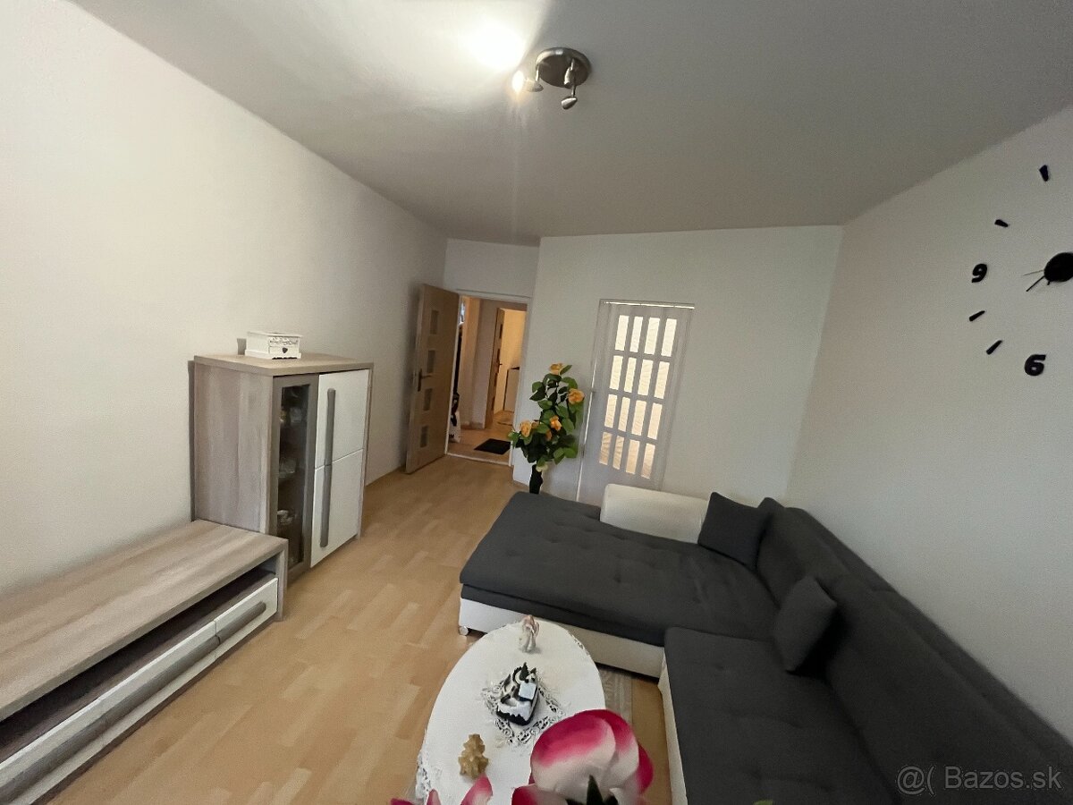 ☀ Svetlý a zariadený byt s kuchyňou po rekonštrukcii - 8