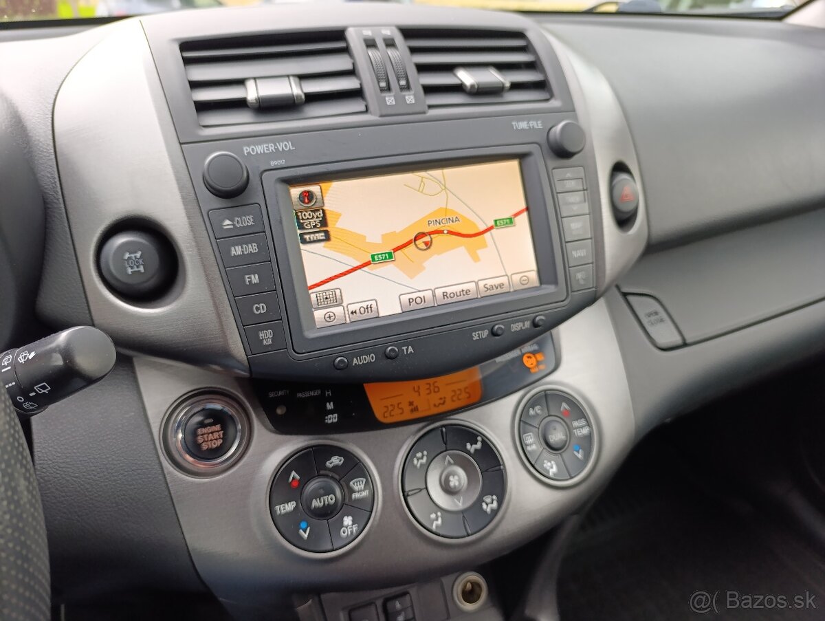 Toyota RAV4 4×4 2.2D-4D, Kamera , Navi, Koža - 8