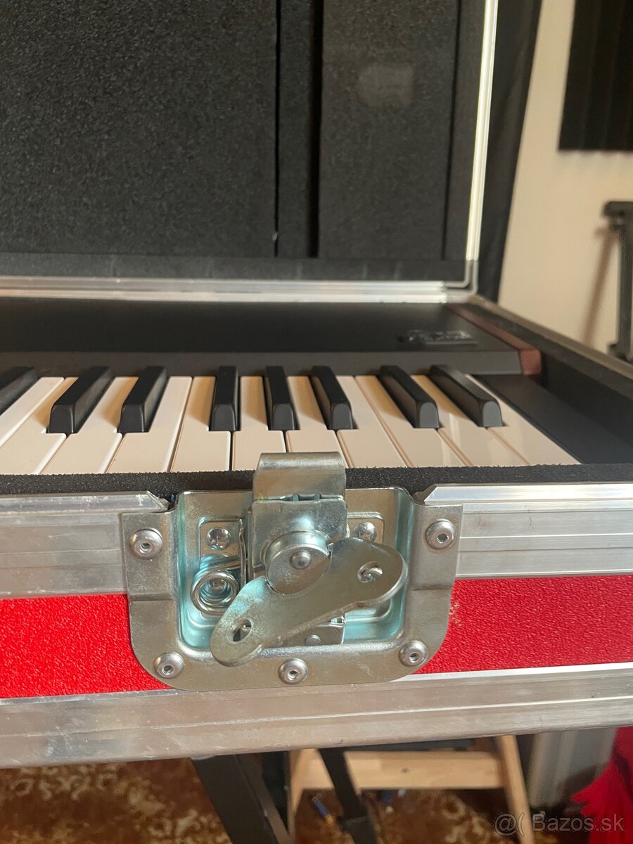 Vox Continental 73 BK + case - 8