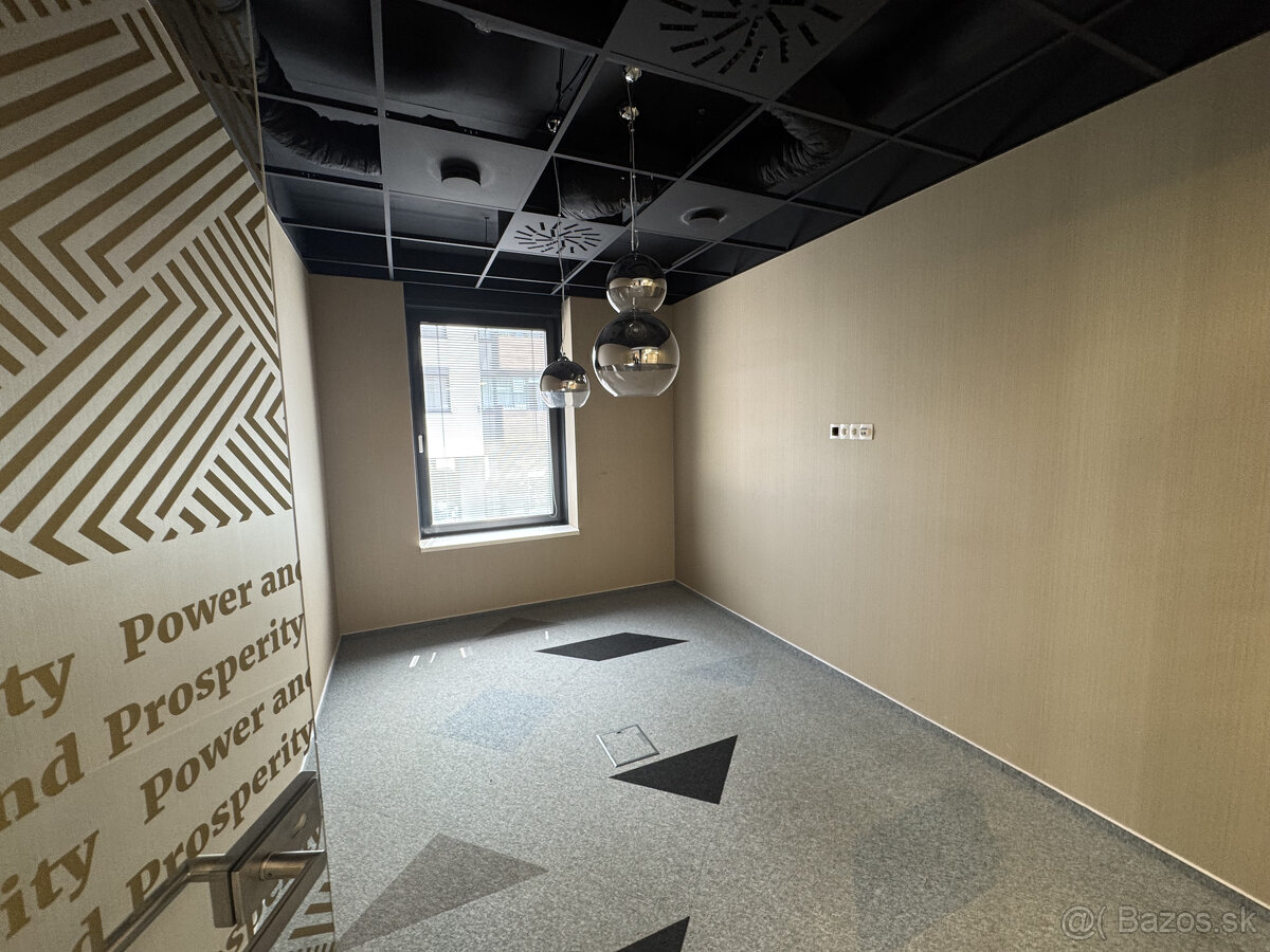 Prenájom samostatného kancelárskeho traktu 407 m² pri nábrež - 8