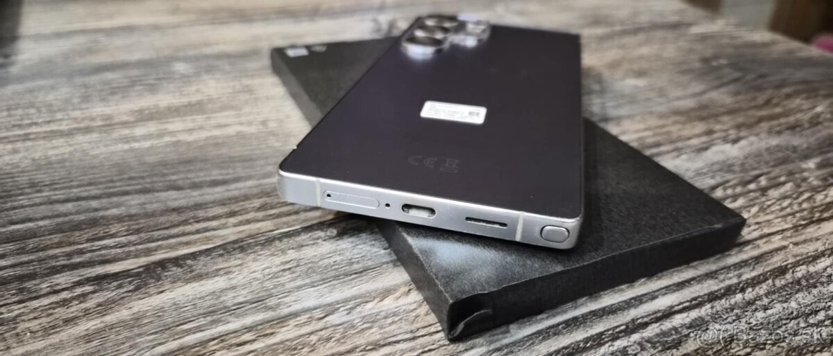 Predám Samsung s25Ultra 512gb - 8