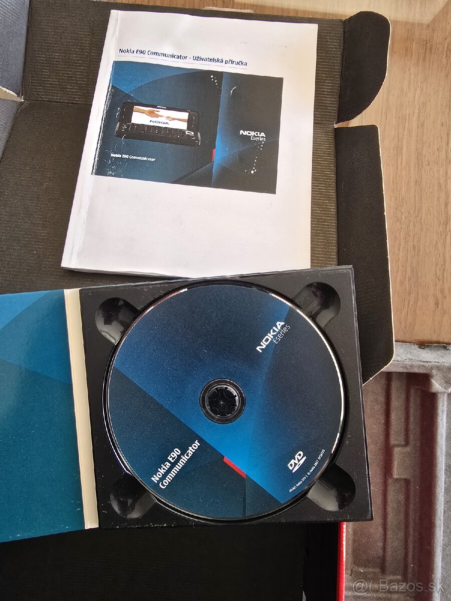 Nokia E90 Communicator - 8