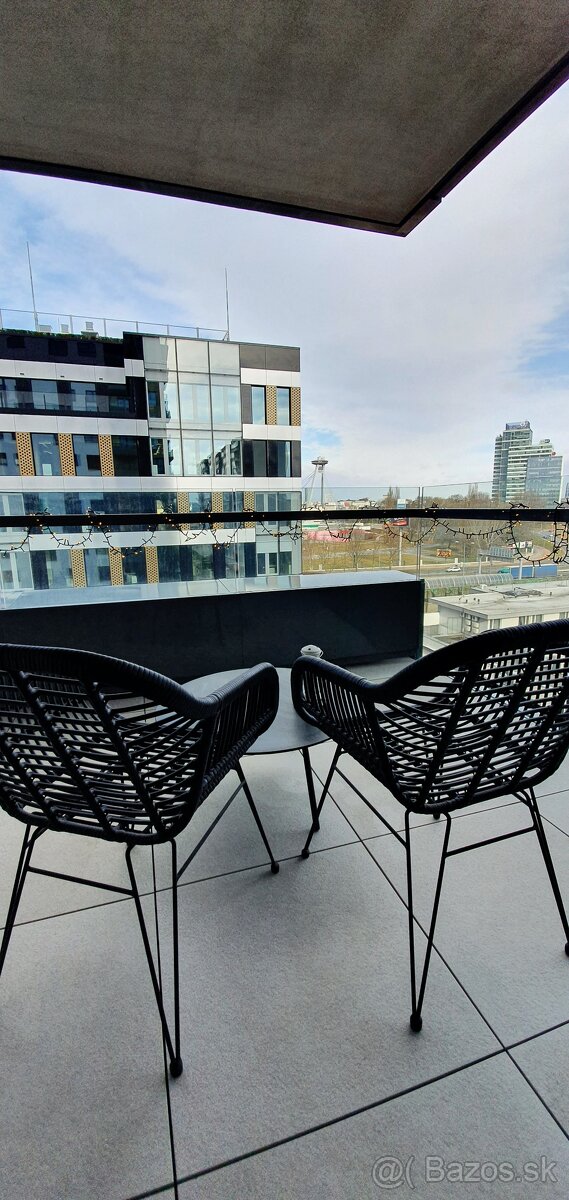 Einpark | nadštandardný plne zariadený 3i byt - 8