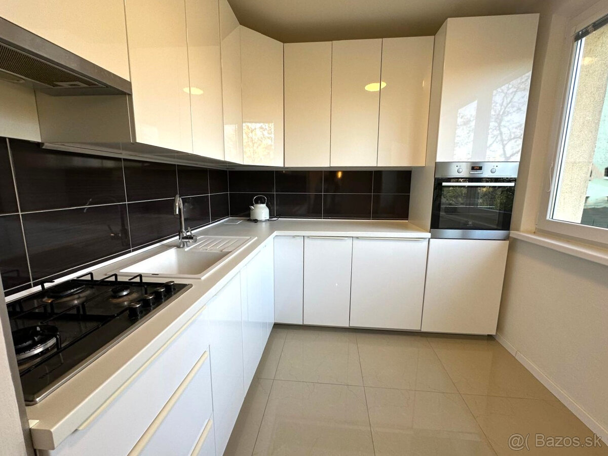 AFYREAL predaj 4izb Cabanova ul., kompletná rekonštrukcia, ú - 8