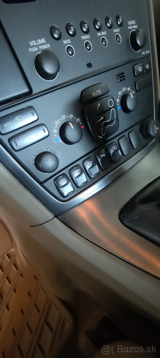 VOLVO S60 2.4i 125kW Momentum - 8