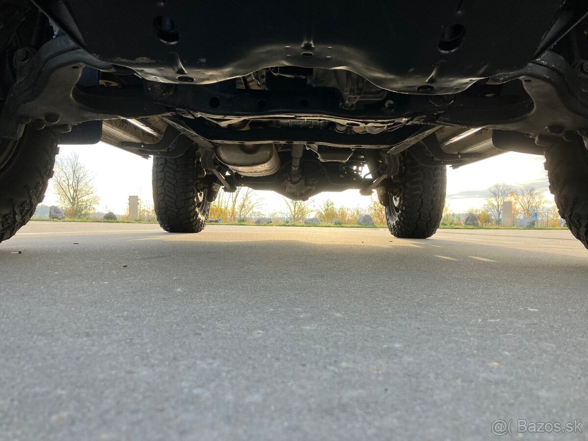 Toyota Land Cruiser J90 - 8