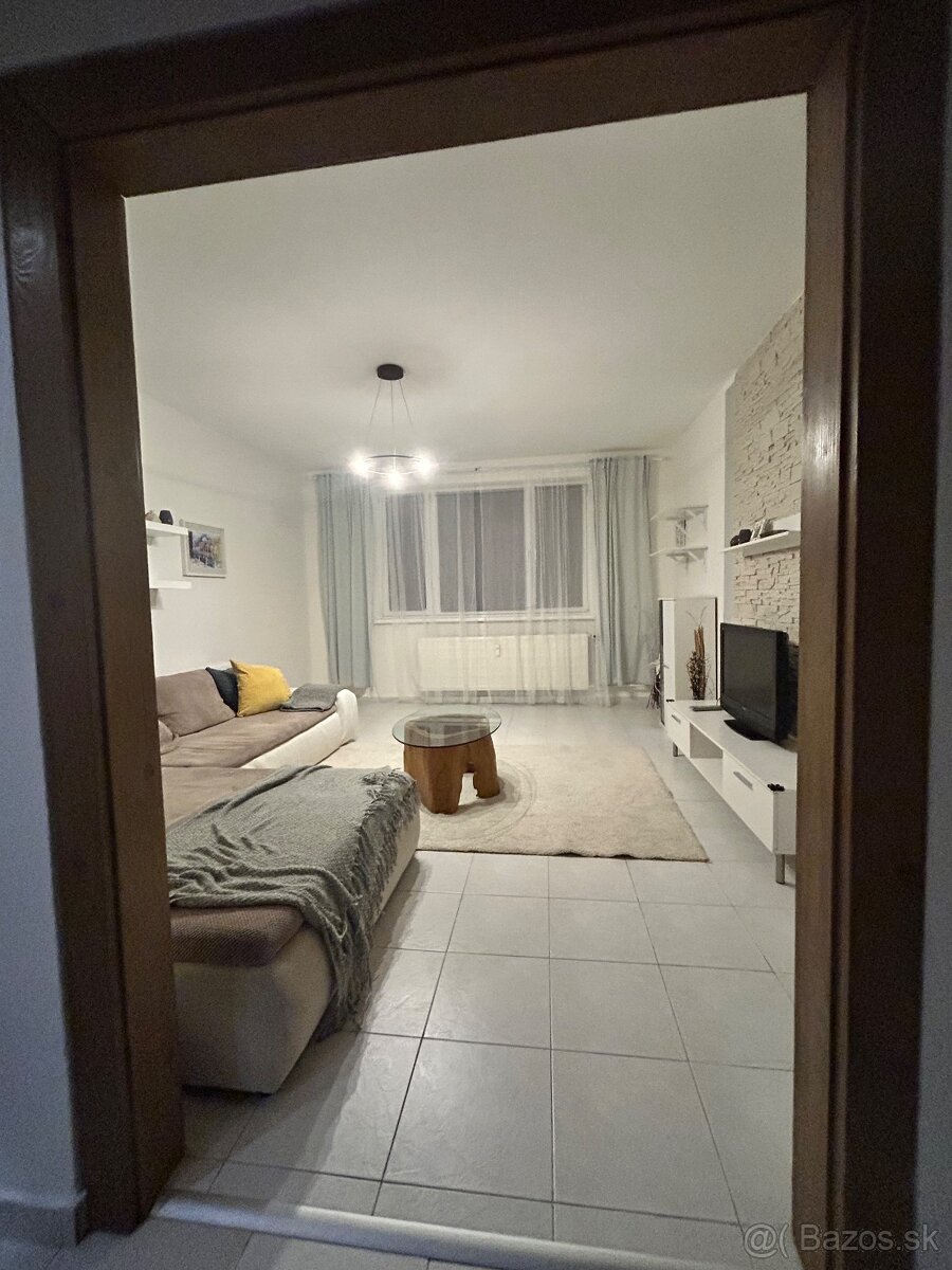 Prenájom 3-izbového bytu – Rozkvet, blok K, PB - 8