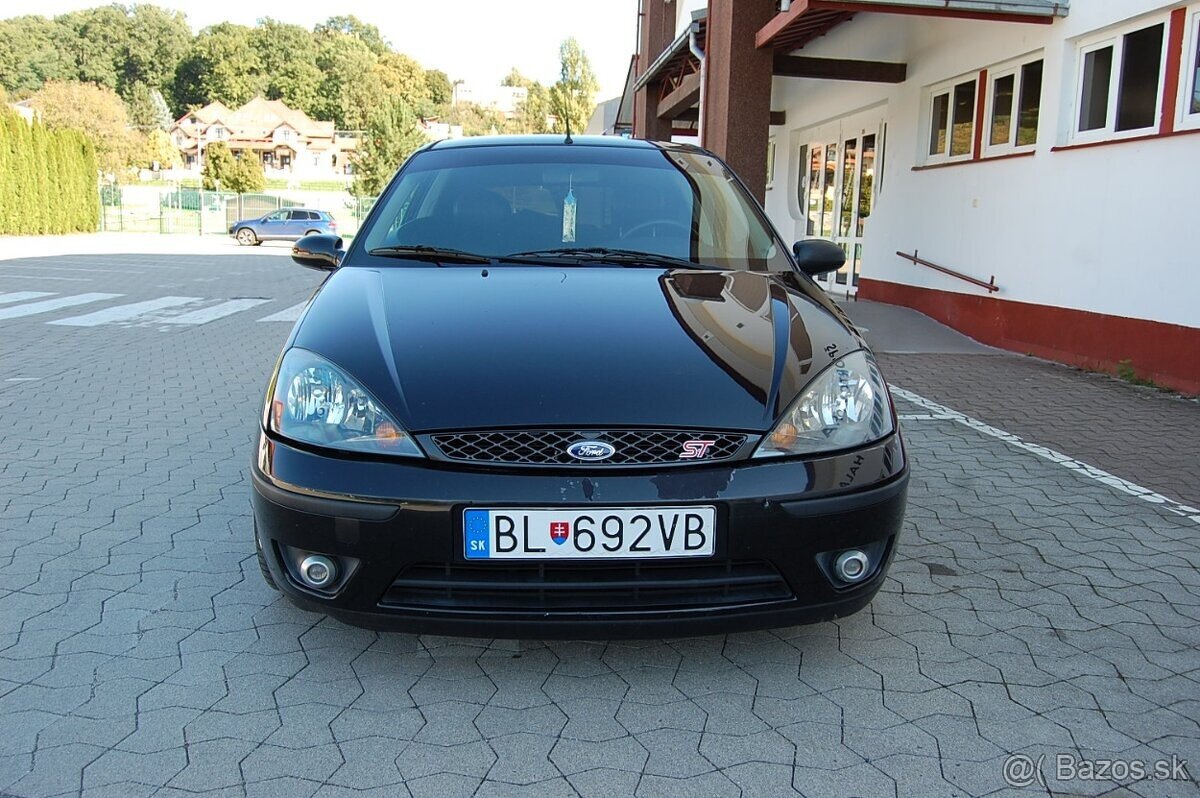 Ford Focus ST 2.0b - 8