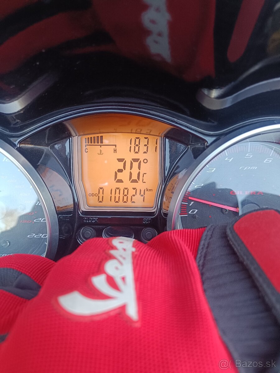 Gilera GP 800 - 8