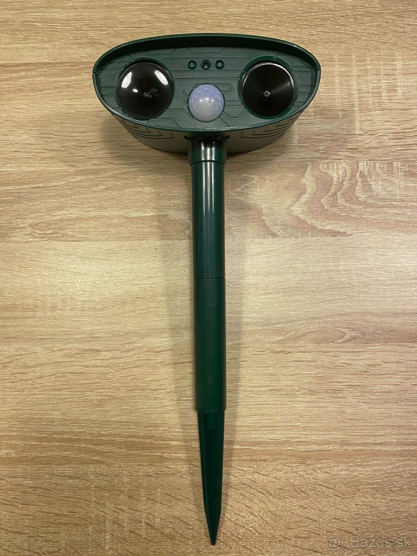 Ultrazvukový odplašovač zvierat s pohybovým senzorom - 8