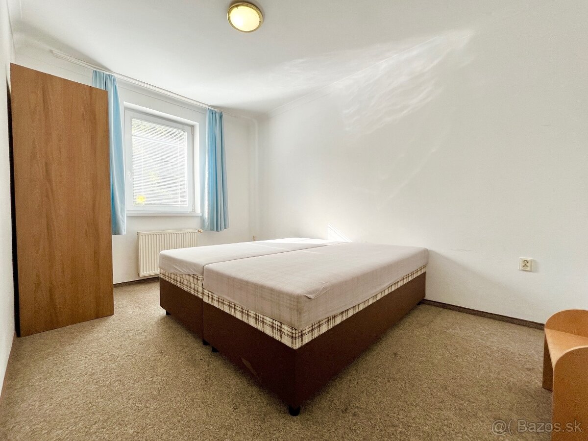 PREDAJ rodinný dom Banka - 8