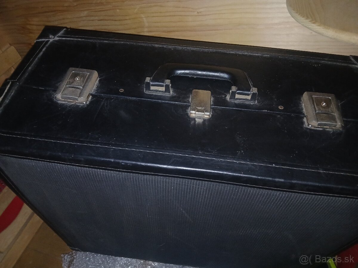 Predám krásny profi.akordeón DELÍCIA CHORAL IV - 8