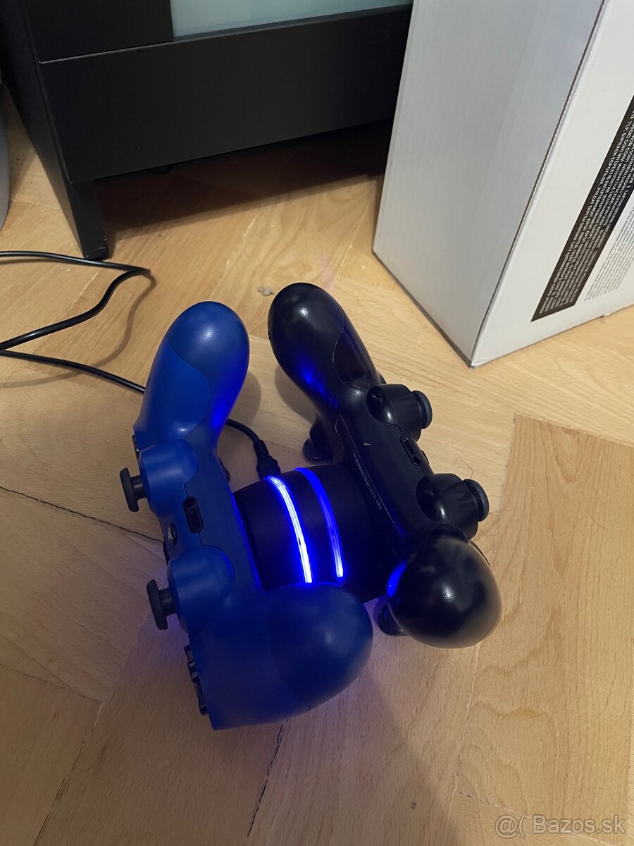 PS4 Pro 1TB + 3 DualShock ovládače + nabíjací stojan + Hry - 8