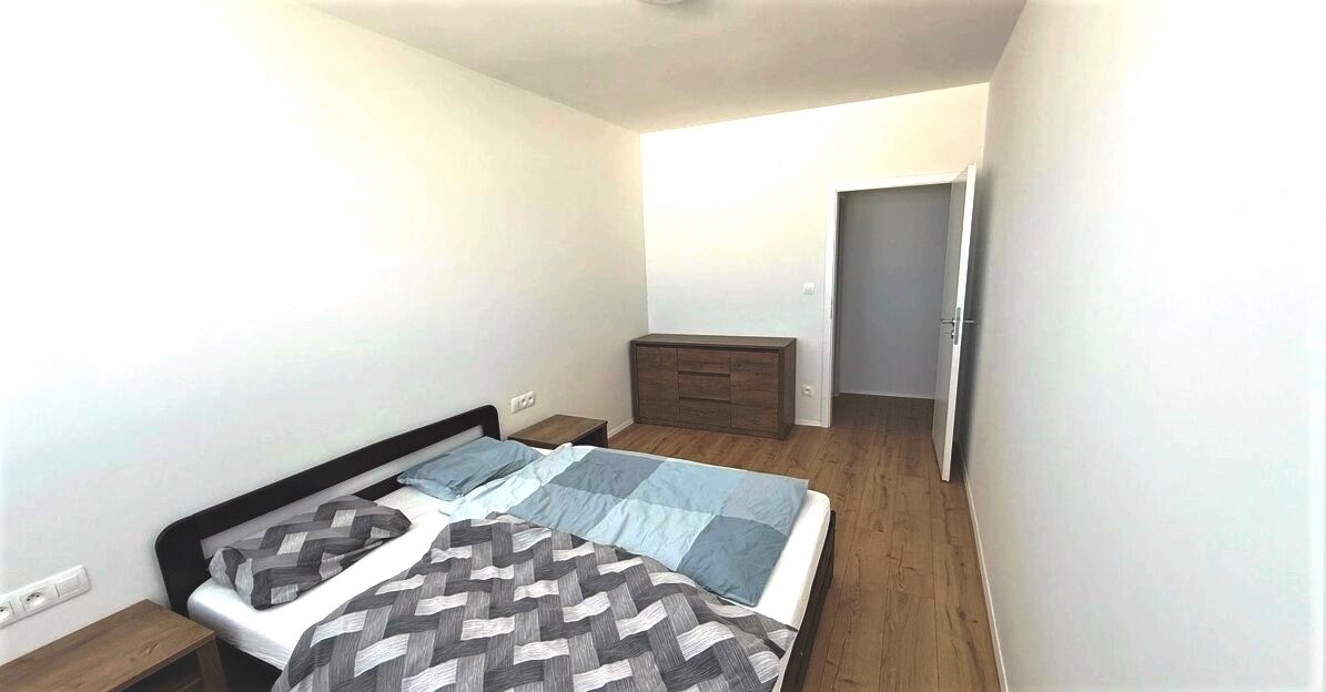 Na prenájom 3 izbový zariadený byt v Alžbetinom dvore - 8