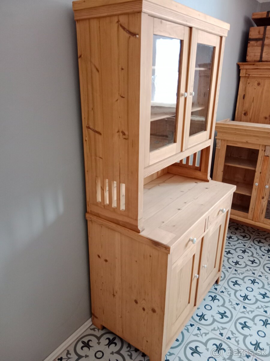 Stará kredenc, příborník po renovaci - 8