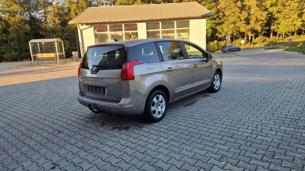 PEUGEOT 5008 1.6HDI M6 7Miest - 8