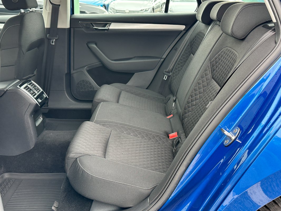 Škoda Superb Combi 2.0 TDi DSG - REZERVOVANE - 8