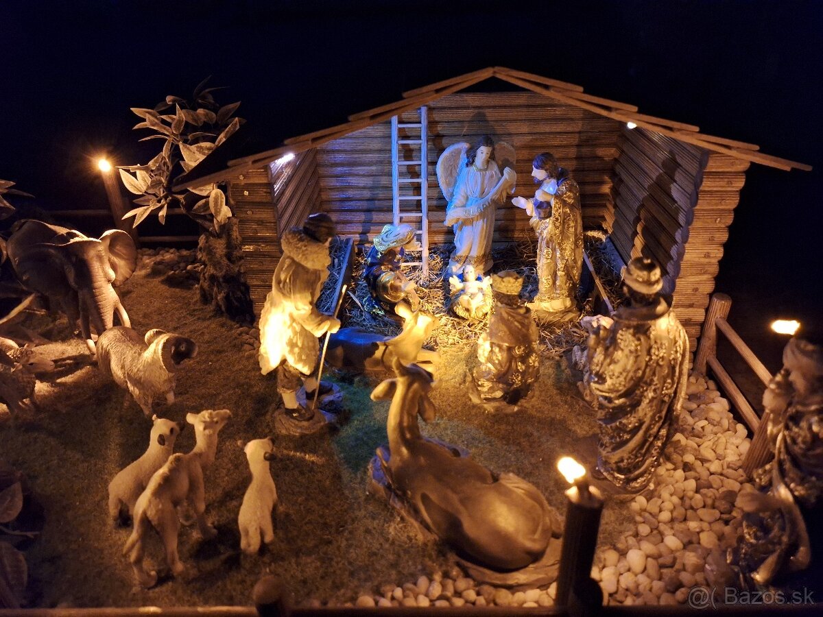 Svietiaci drevený ručne vyrobený betlehem - 8