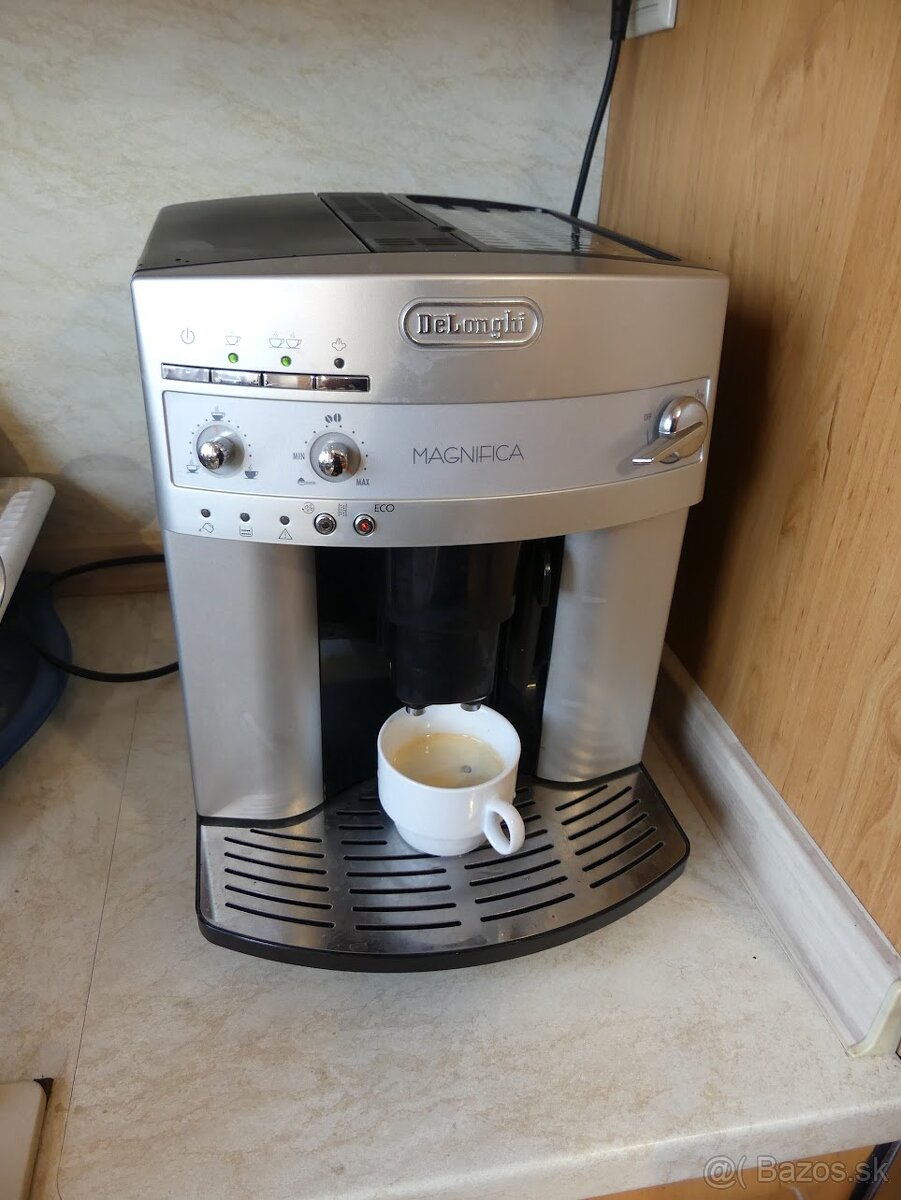 Delonghi Magnifica vo vybornom stave, plne funcny - 8