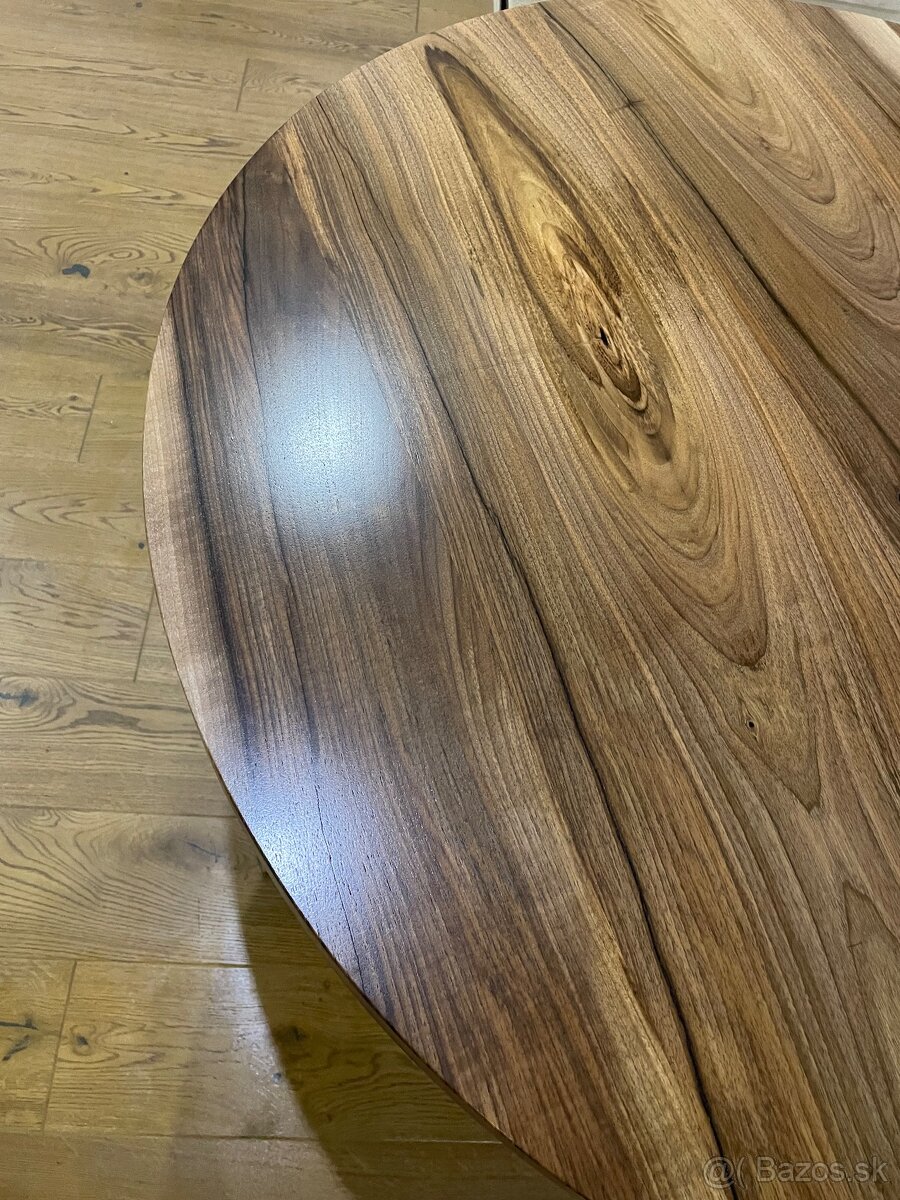 Masívny orechovy stôl - 8