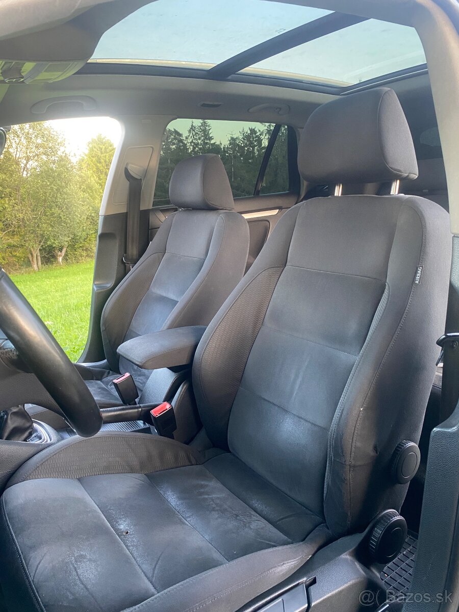 Volkswagen Golf VI 2.0TDI Variant Panoráma,Bi-LED - 8