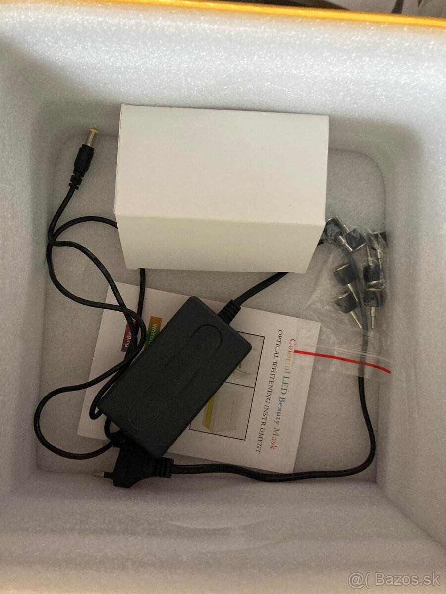 Ošetrujúca Led maska na tvár a krk/Nová - 8