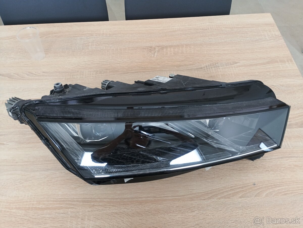 Škoda Octavia 4 predné pravé svetlo - 8