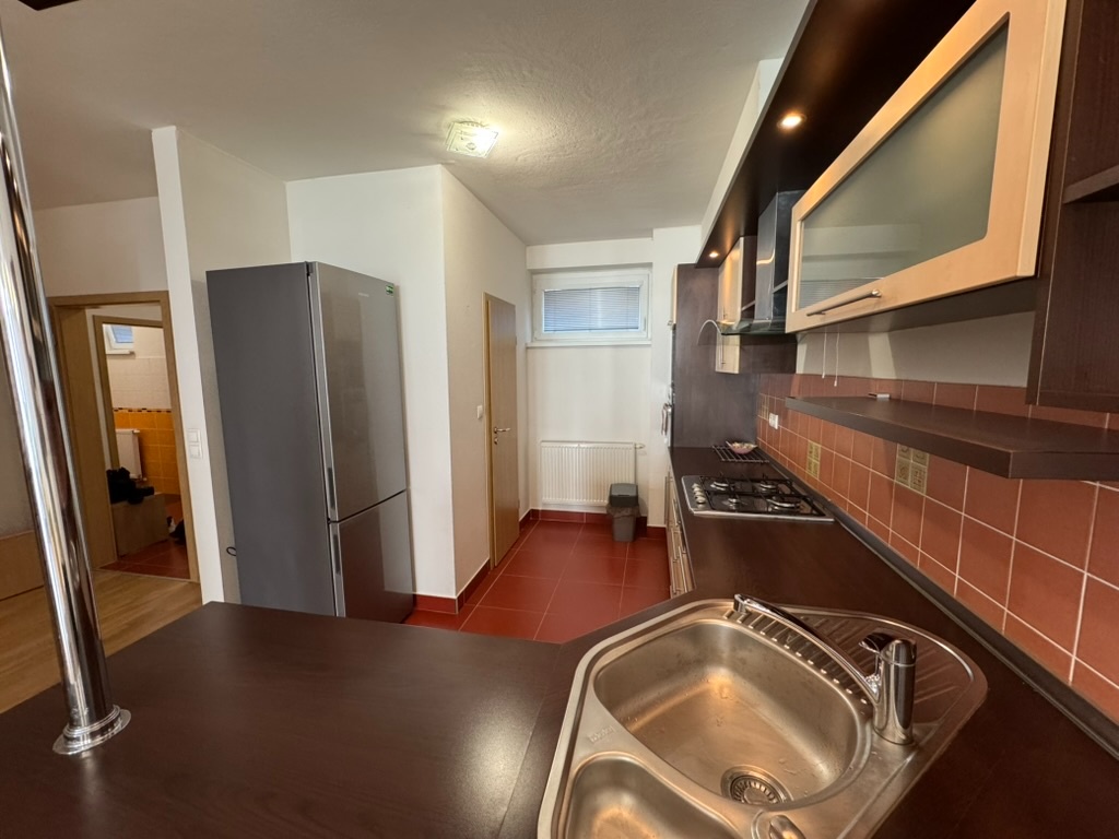 Prenájom zariadeného 2.izb. bytu - 8