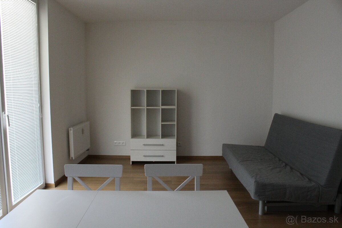 Prenajmem komplet zariadený 1-izbový byt s balkónom - 8
