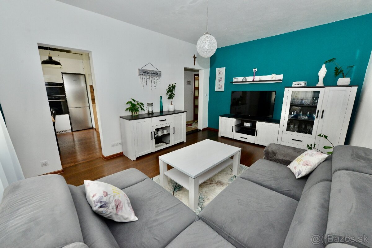 NA PREDAJ - 3-izbový byt, Sokolovská ulica - 8