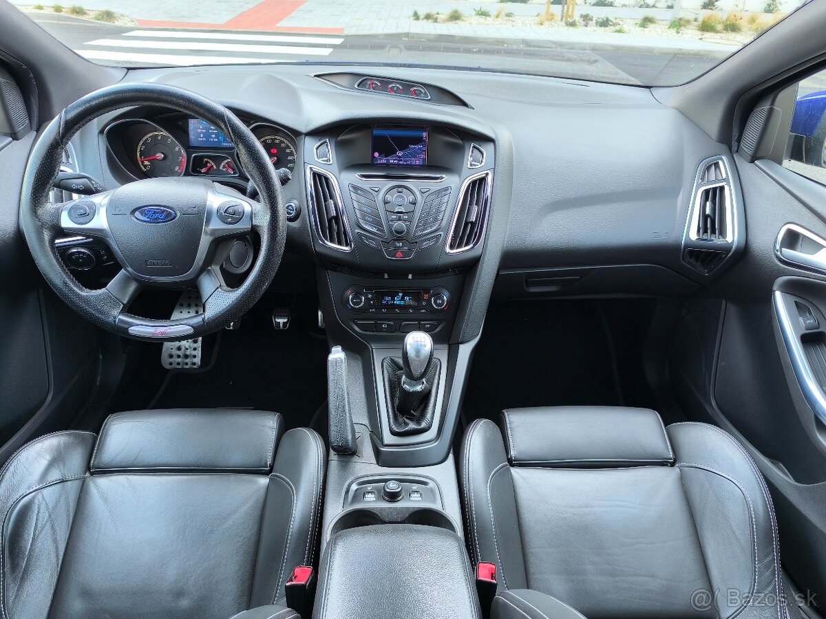 Ford Focus ST 2.0 EcoBoost SCTi - 8