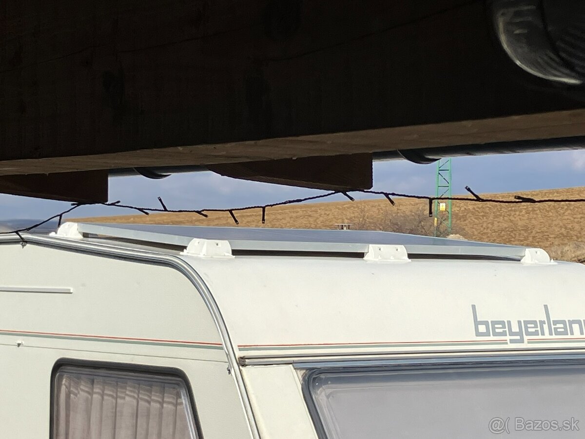 Karavan Beyerland 2038 + predstan + solárny panel - 8