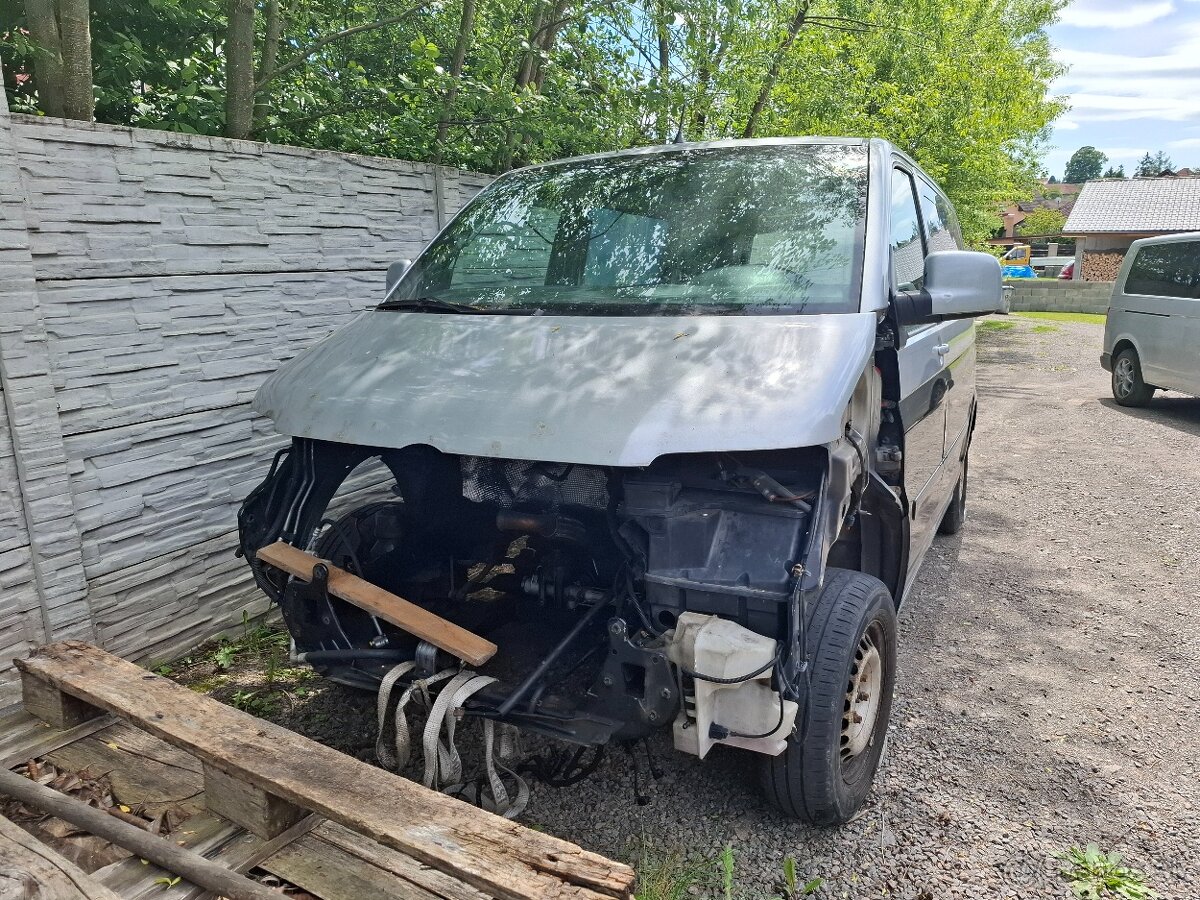 VW T5 2.5 Tdi - 8