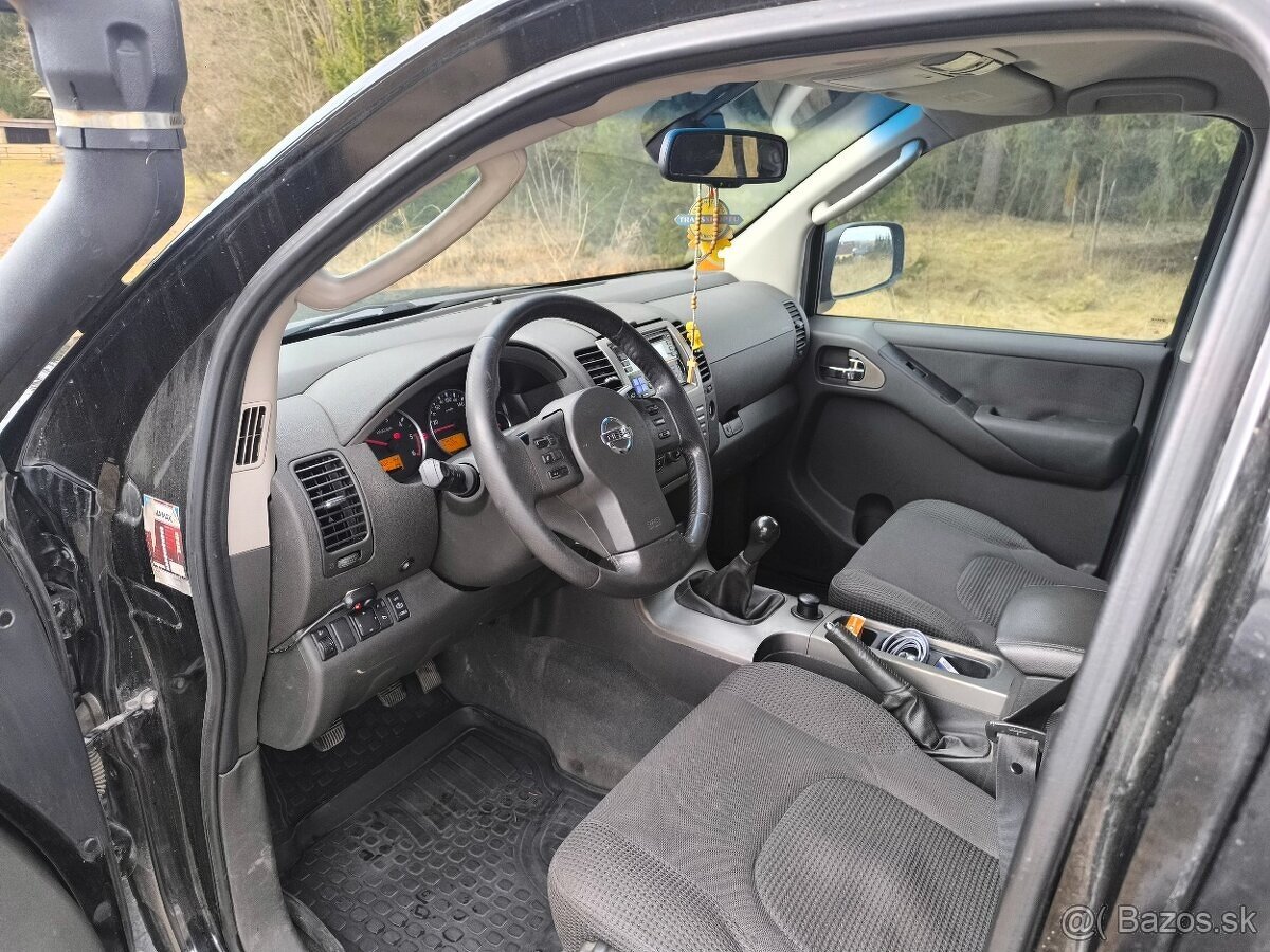 Nissan Pathfinder 2.5 dCI 7miest 4x4 - 8