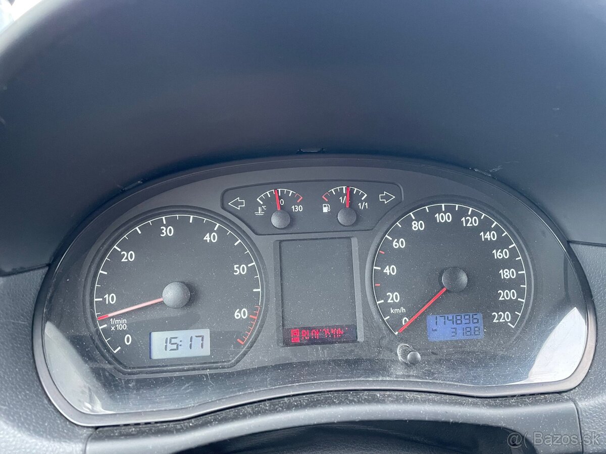 Volkswagen Polo 1.4i A/T - 8