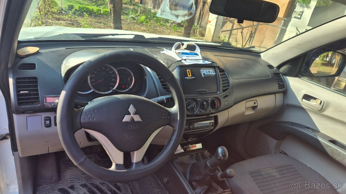 Mitsubishi L200 - 8
