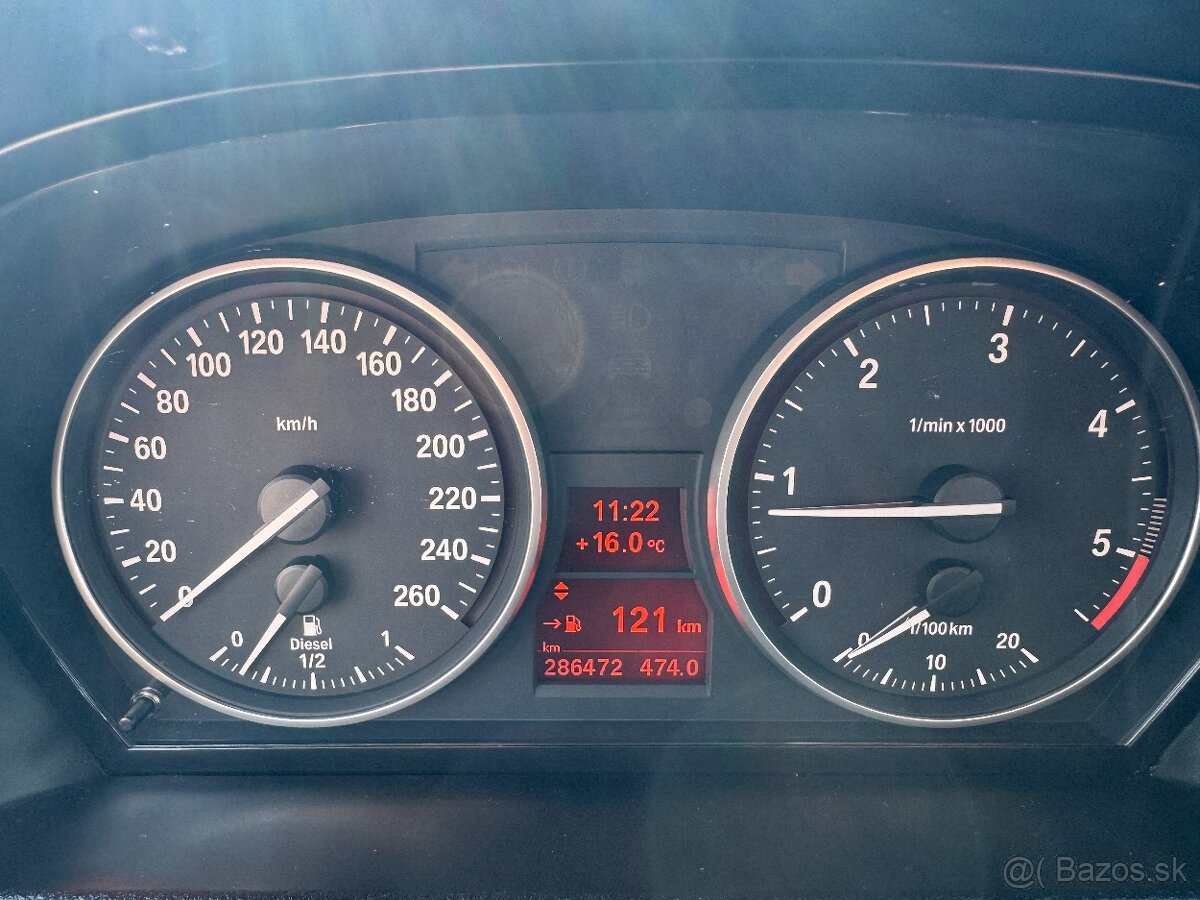 BMW X1 xDrive 18d - 8