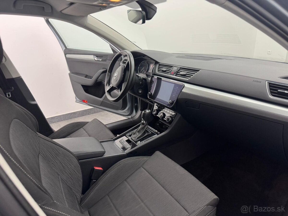 Superb Combi 2,0 TDI Style 110kW Ťazné Top stav - 8