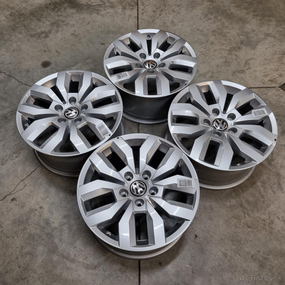 Hliníkové Volkswagen disky 5x120 R17 8J ET49 - 8