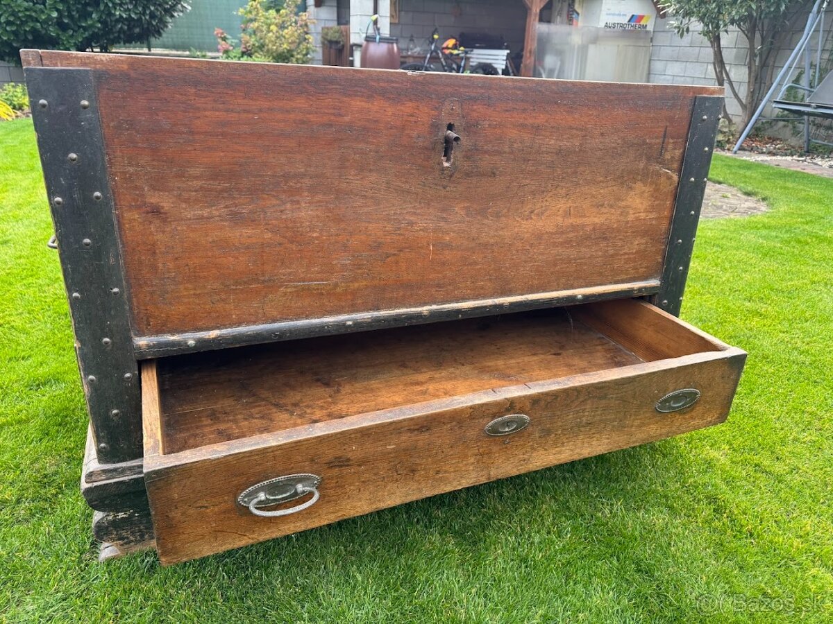 Stará drevená truhlica - 8