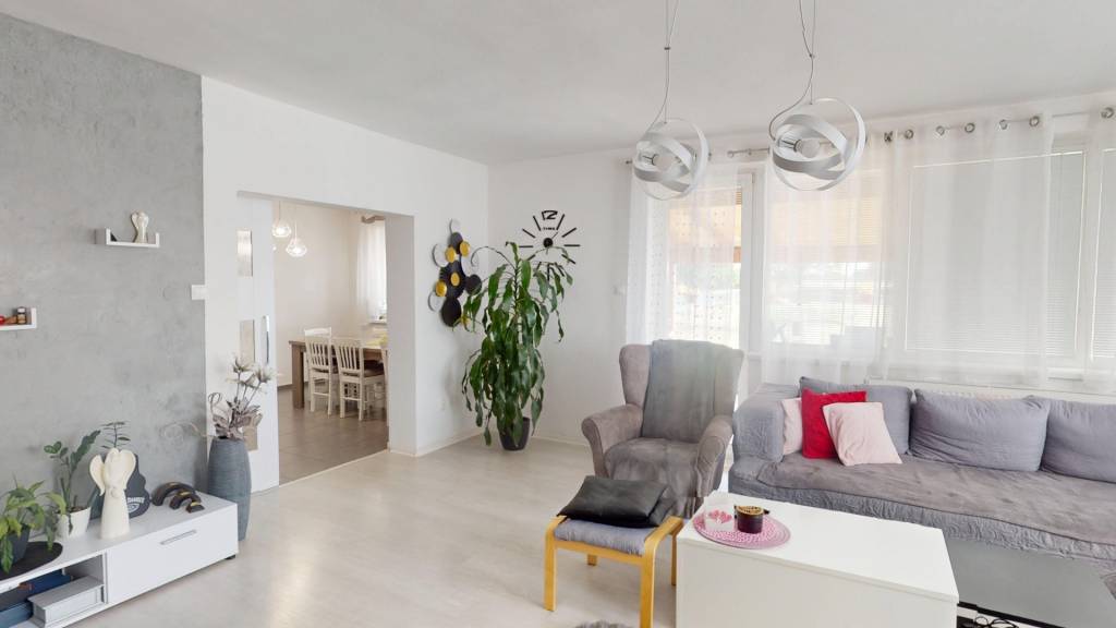 Rodinný dom na pozemku 2200m² s možnosťou ďalšej výstavby (K - 8