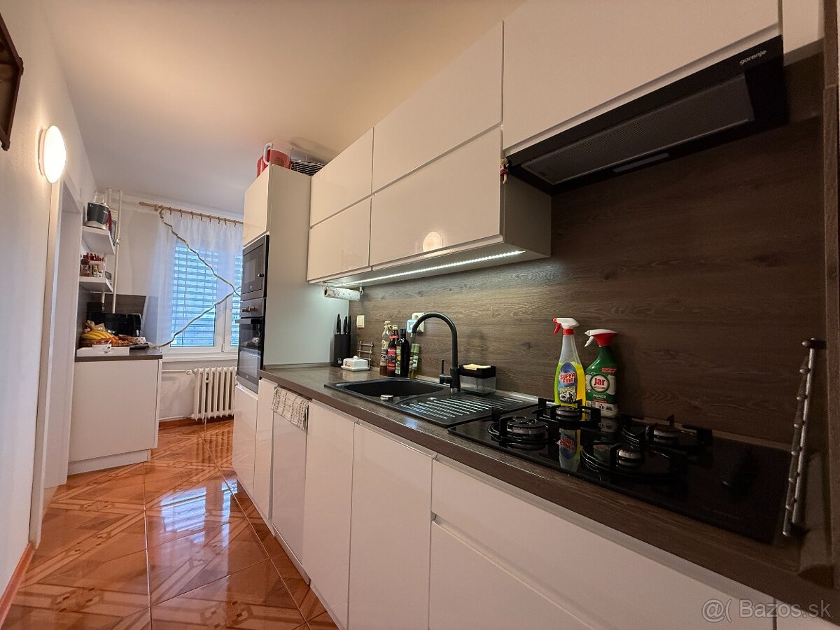 Nadštandardný štvorizbový byt v absolútnom centre Lučenca - 8