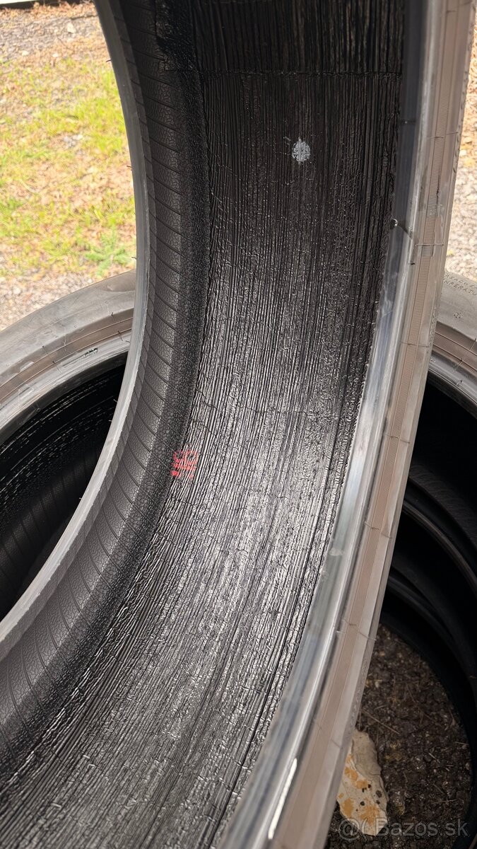 255/45R19 Pirelli Scorpion - 8