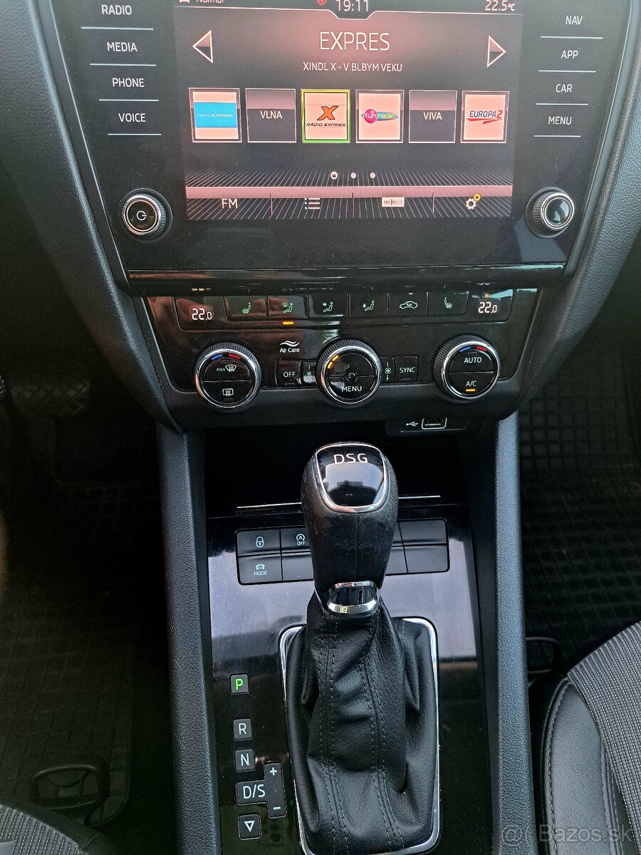 ŠKODA OCTAVIA COMBI 2019 - 8