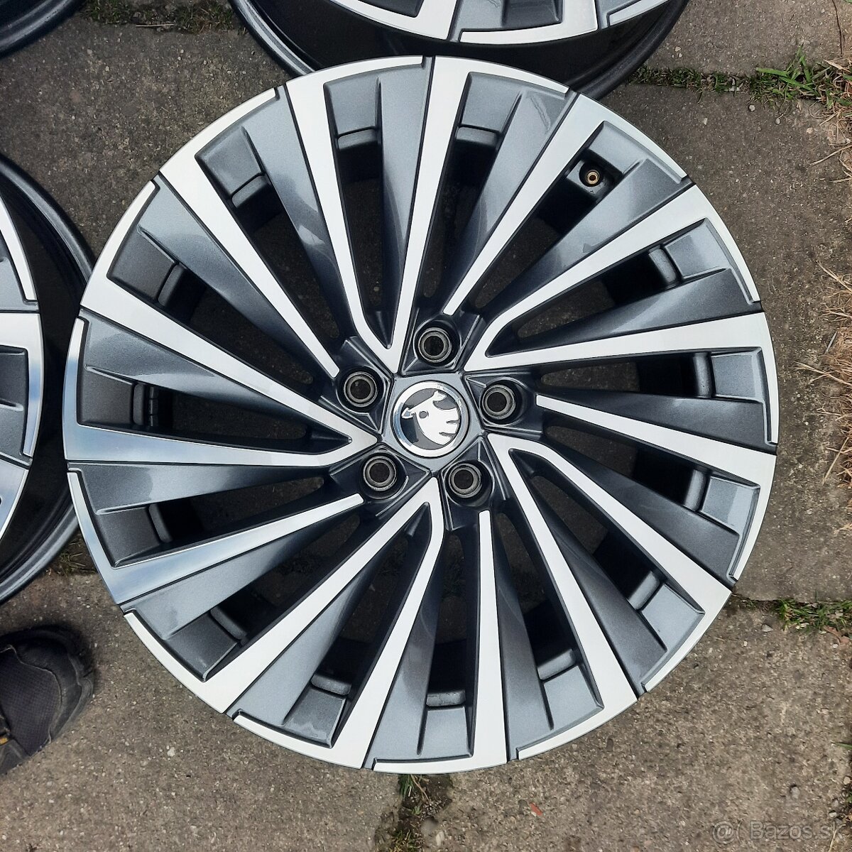 Alu kola R18 ET44 Škoda Superb Octavia Karoq VW Passat - 8