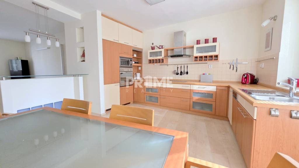 JEDINEČNÝ 2i byt, REKONŠTRUKCIA, 2 x BALKÓN, Kúpeľná ulica,S - 8